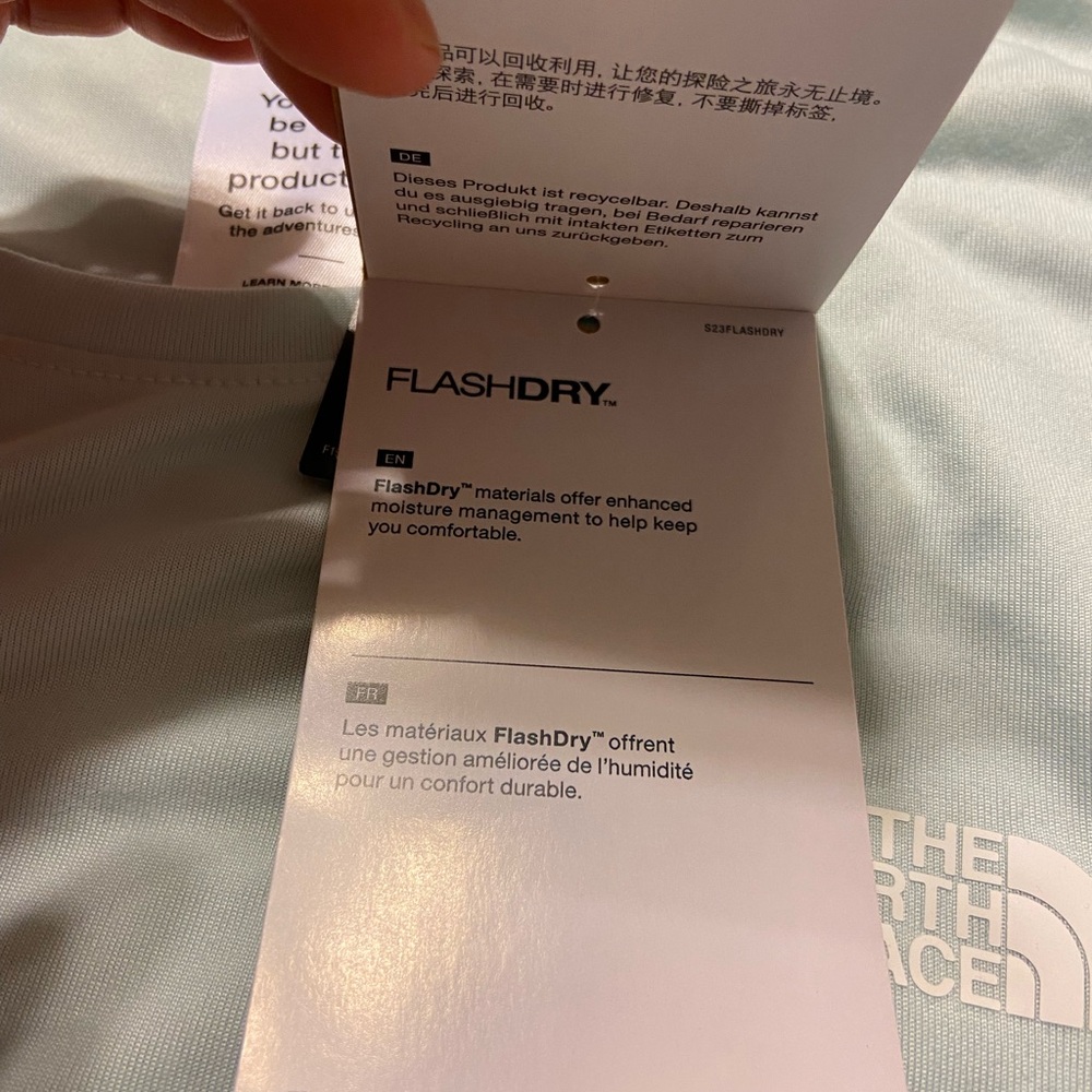 NWT! The North Face women’s XXL elevation skylight blue shirt - Picture 9 of 12
